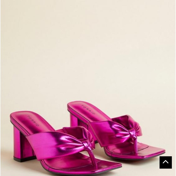 Thong heel block sandals 👡 - Picture 1 of 3